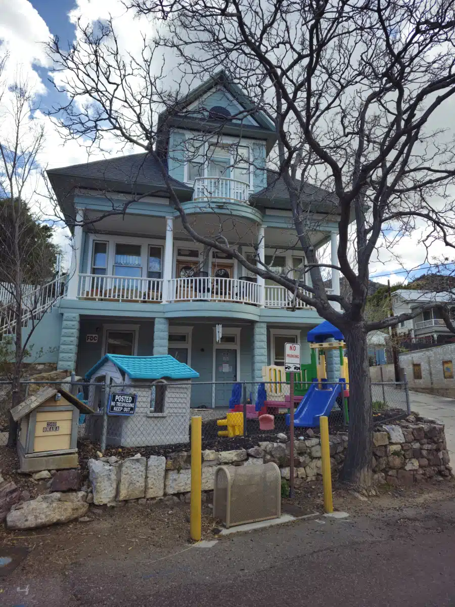 Renaissance House - Thumbnail 3